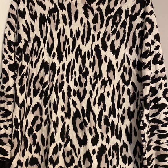 Chico’s Women’s Animal Print Top - Picture 2 of 7